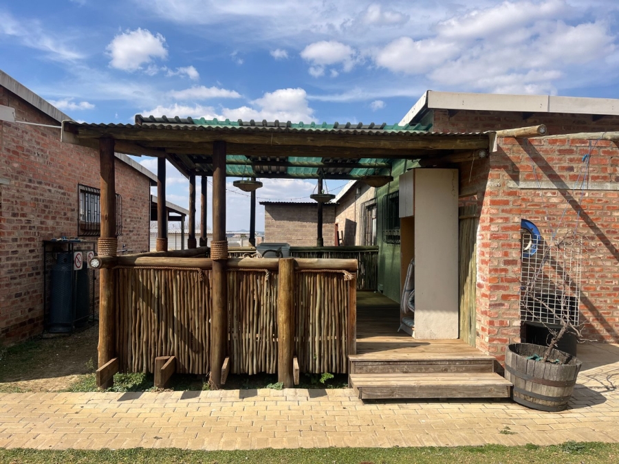 14 Bedroom Property for Sale in Vyfhoek A H North West